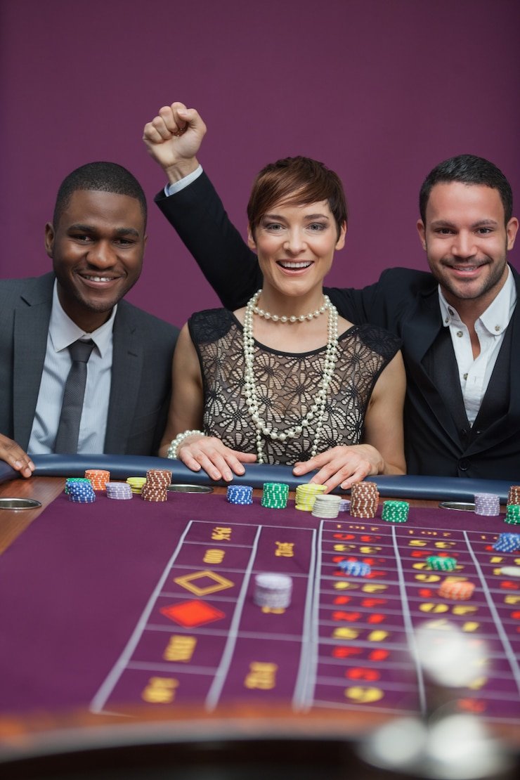 Tampilan kontrol Dragon Fishing dengan joystick virtual dan tombol penembakan di platform nadiem togel